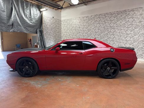 Used 2016 Dodge Challenger R/T Scat Pack w/ Leather Interior Group image 4