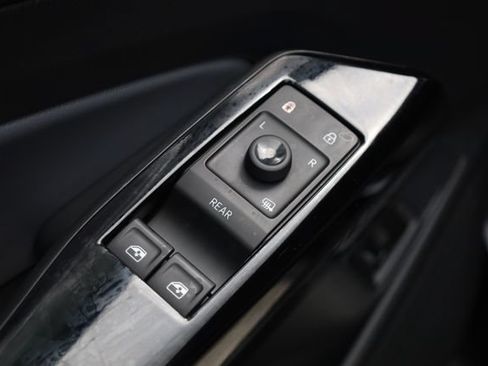 Used 2023 Volkswagen ID.4 Pro S AWD/4WD image 18
