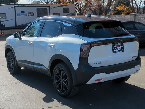 New 2026 Nissan Kicks SR image 7