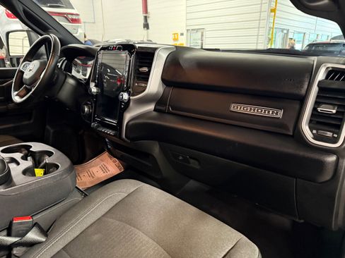 Certified 2024 RAM 2500 Big Horn w/ Night Edition AWD/4WD image 9