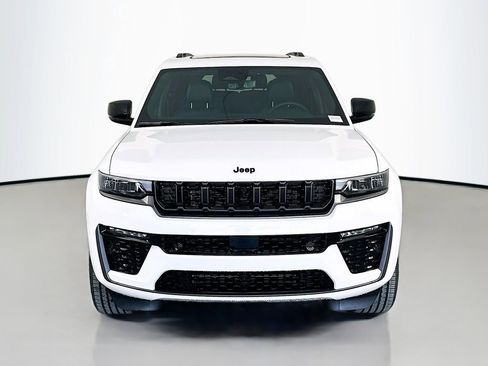 New 2026 Jeep Grand Cherokee L Limited AWD/4WD image 2