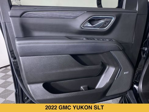 Certified 2022 GMC Yukon SLT w/ SLT Premium Package AWD/4WD image 12