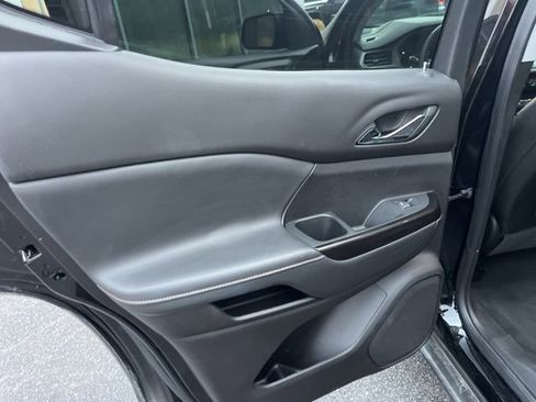 Used 2023 GMC Acadia AT4 w/ Technology Package image 12