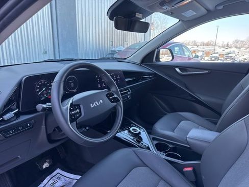 Used 2025 Kia Niro Wind w/ Wind Preserve Package image 8