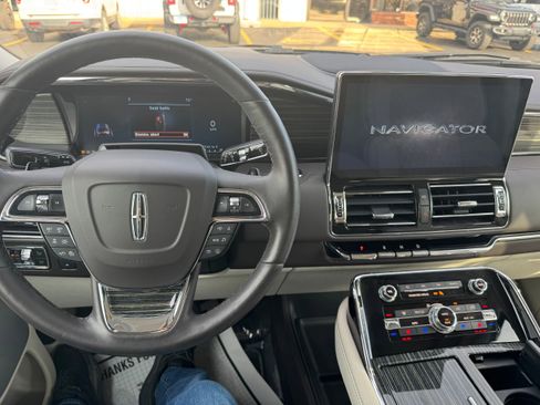 Used 2024 Lincoln Navigator L Black Label image 16