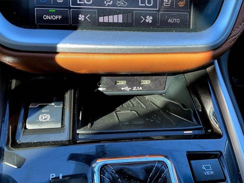 Used 2021 Subaru Legacy Touring XT image 32