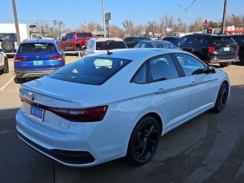 New 2026 Volkswagen Jetta SE FWD image 5