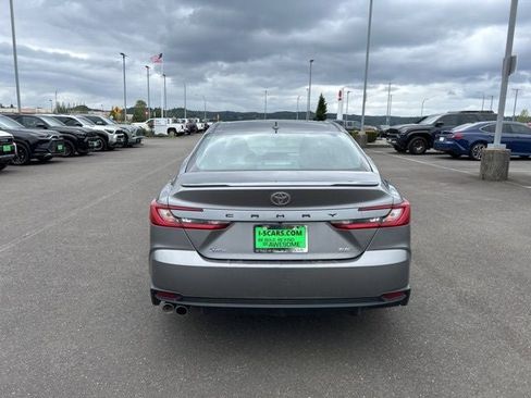 Used 2025 Toyota Camry SE FWD image 9