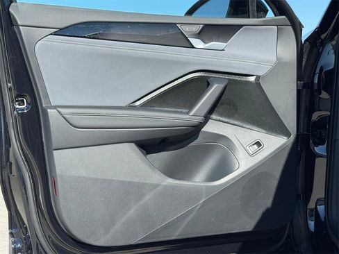 New 2026 Volkswagen Tiguan SE image 23