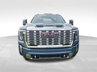 Used 2026 GMC Sierra 2500 Denali w/ Denali Reserve Package AWD/4WD video 3