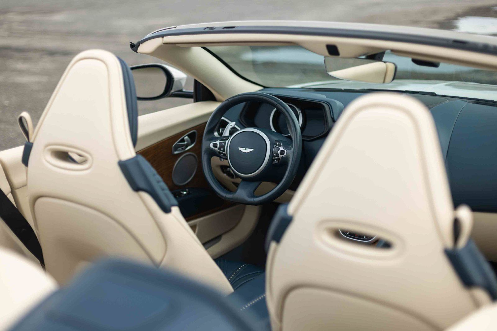 Used 2019 Aston Martin DB11 Volante RWD image 28