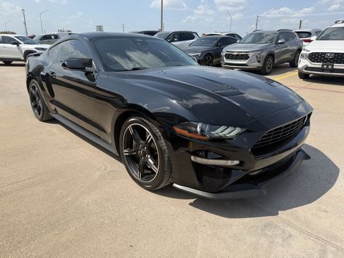 Used 2021 Ford Mustang GT Premium w/ Equipment Group 401A RWD image 8