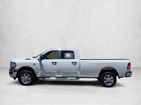 Used 2024 RAM 3500 Big Horn AWD/4WD image 8