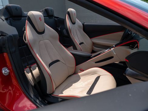 Used 2024 Ferrari Roma Spider RWD image 47