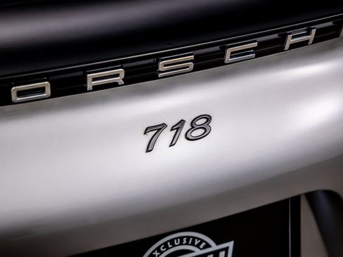 Used 2025 Porsche 718 Cayman RWD image 32