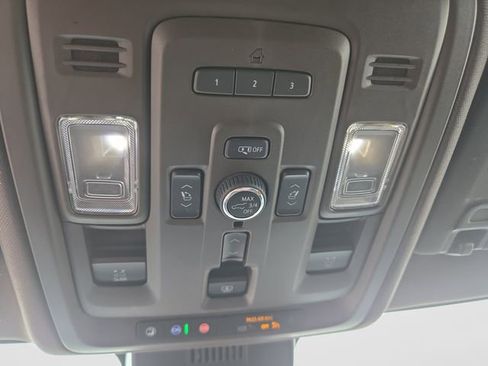 Used 2024 GMC Yukon XL Denali AWD/4WD image 31