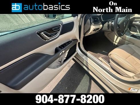 Used 2017 Lincoln Continental Select FWD image 30