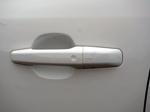 Used 2024 Jaguar F-PACE R-Dynamic S image 13