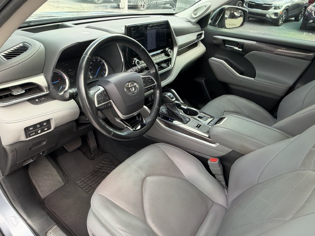 Used 2022 Toyota Highlander Platinum AWD/4WD image 23