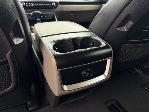 Certified 2025 Kia Carnival FWD image 30