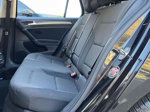 Used 2018 Volkswagen e-Golf SE w/ DC Fast Charging Package image 35