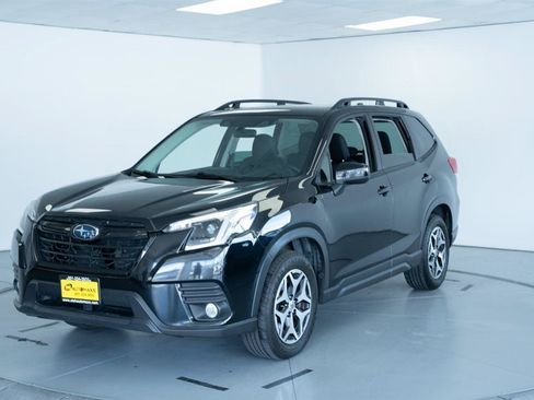 Used 2023 Subaru Forester Premium AWD/4WD image 3