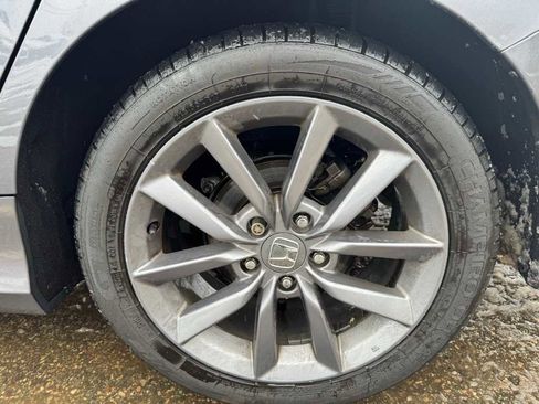 Used 2019 Honda Civic EX image 9