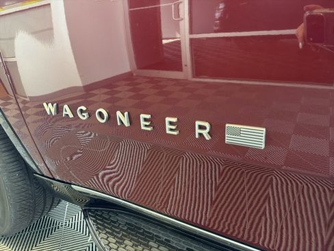 Used 2024 Jeep Wagoneer Series II AWD/4WD image 10
