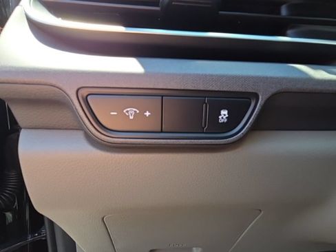 New 2026 Kia Carnival EX FWD image 32
