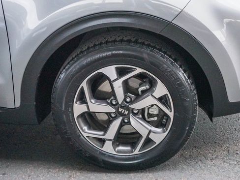 Used 2020 Kia Sportage LX image 10