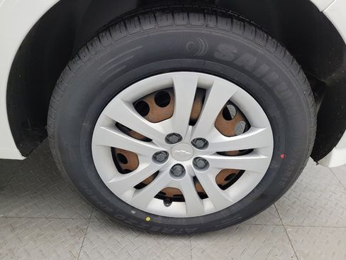 Used 2020 Chevrolet Sonic LT image 31