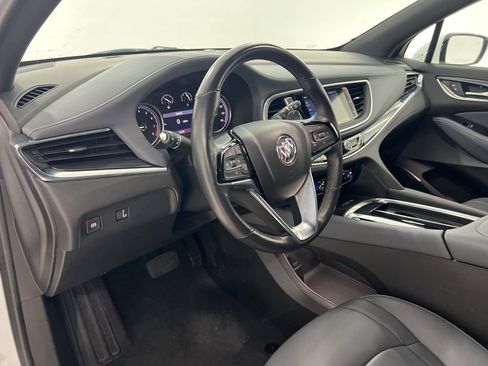 Used 2022 Buick Enclave Essence image 9