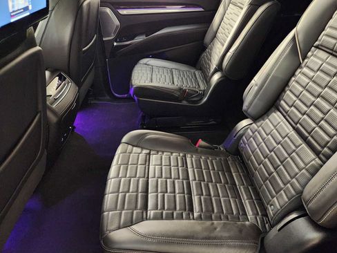 Used 2025 Cadillac Escalade Sport Platinum w/ LPO, Floor Liner Package AWD/4WD image 29