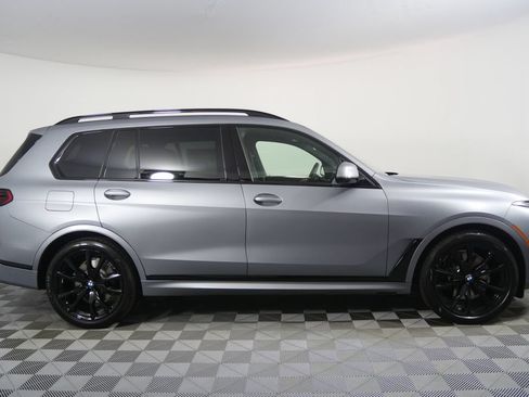 New 2027 BMW X7 xDrive40i w/ M Sport Package AWD/4WD image 2