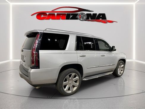 Used 2016 Cadillac Escalade Luxury image 3