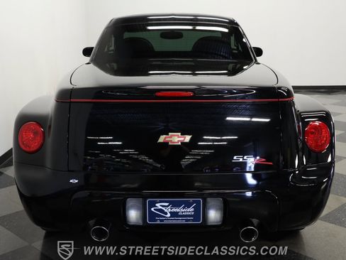 Used 2006 Chevrolet SSR w/ Preferred Equipment Group image 8