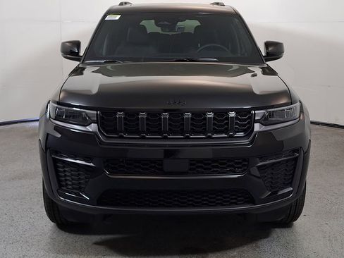 New 2026 Jeep Grand Cherokee L 2WD image 2
