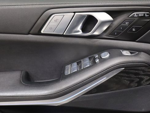 Used 2022 BMW X7 xDrive40i w/ Cold Weather Package image 20