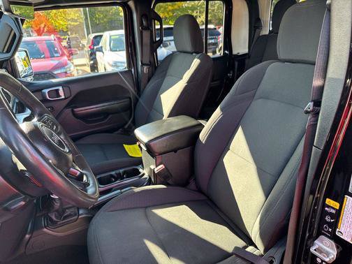 Used 2023 Jeep Gladiator Sport AWD/4WD image 15