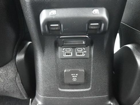 Used 2018 Jeep Wrangler Unlimited Sahara w/ Uconnect 4C Nav & Sound Group AWD/4WD image 29