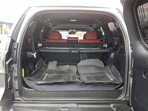 Used 2021 Lexus GX 460 Premium w/ Premium Package image 32