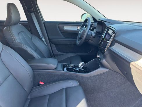 New 2025 Volvo XC40 B5 Ultra w/ Protection Package image 15