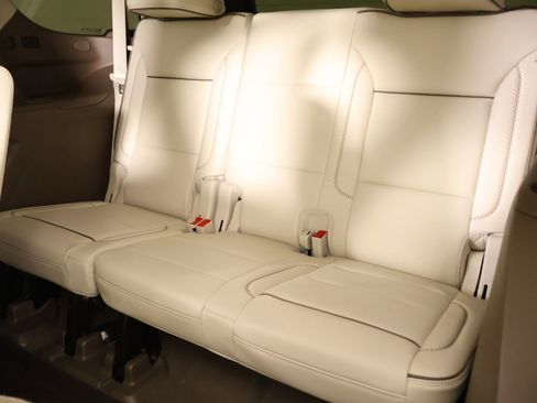 Used 2024 GMC Yukon Denali AWD/4WD image 13