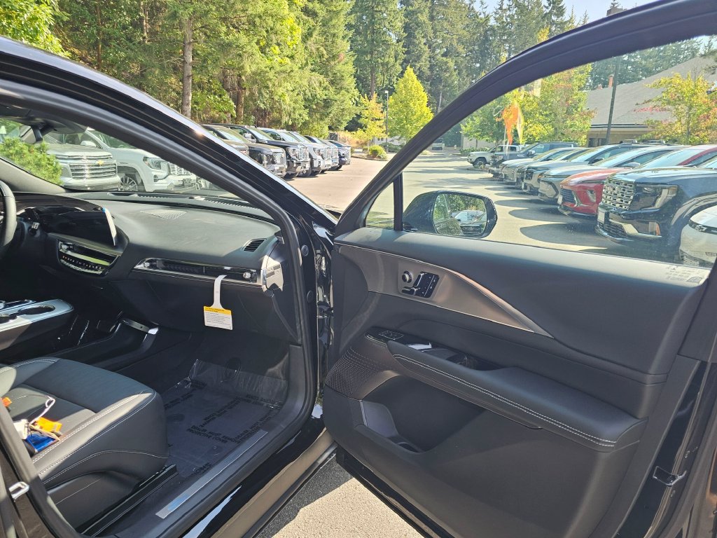 New 2027 Cadillac Lyriq Sport AWD/4WD image 12
