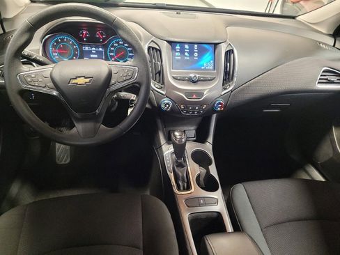 Used 2017 Chevrolet Cruze LT FWD image 22