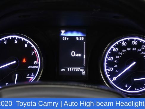 Used 2020 Toyota Camry SE FWD image 12