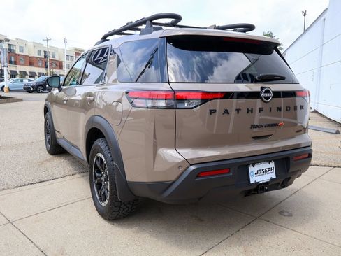 Used 2023 Nissan Pathfinder Rock Creek AWD/4WD image 3