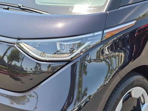 Used 2025 Volkswagen ID. Buzz Pro S RWD image 6