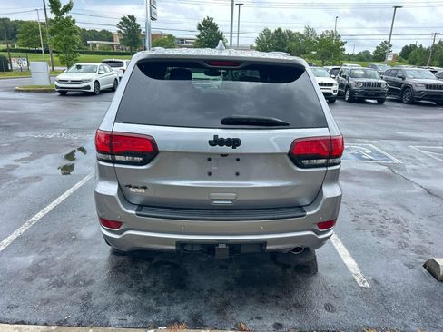 Used 2020 Jeep Grand Cherokee Altitude AWD/4WD image 4