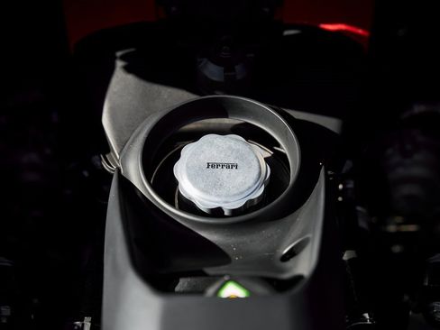 Used 2022 Ferrari F8 Tributo image 26